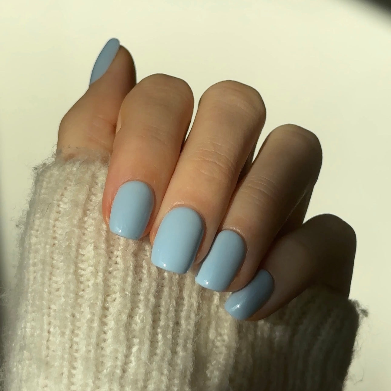 Reusable press-on nails blue