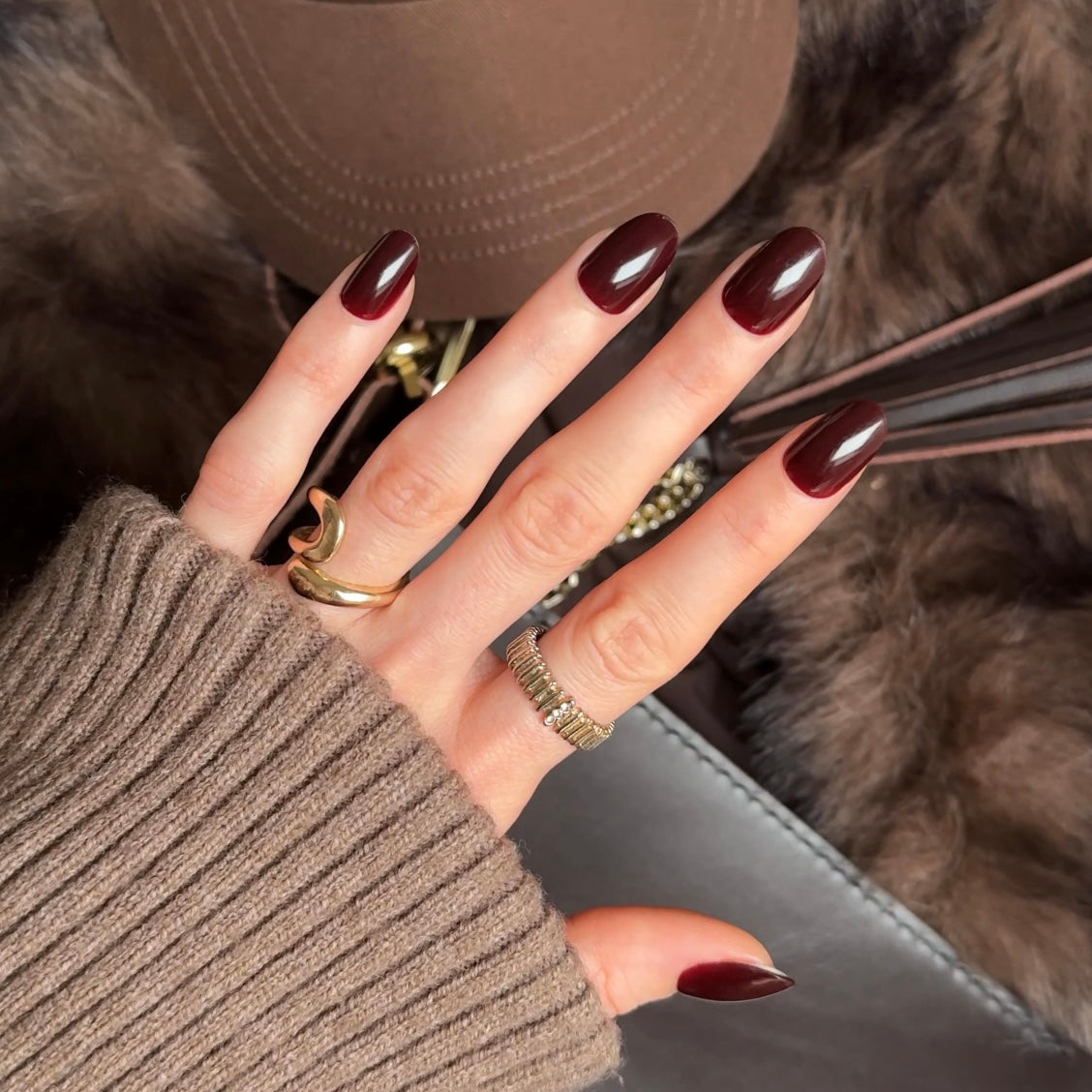 Reusable press-on nails brown