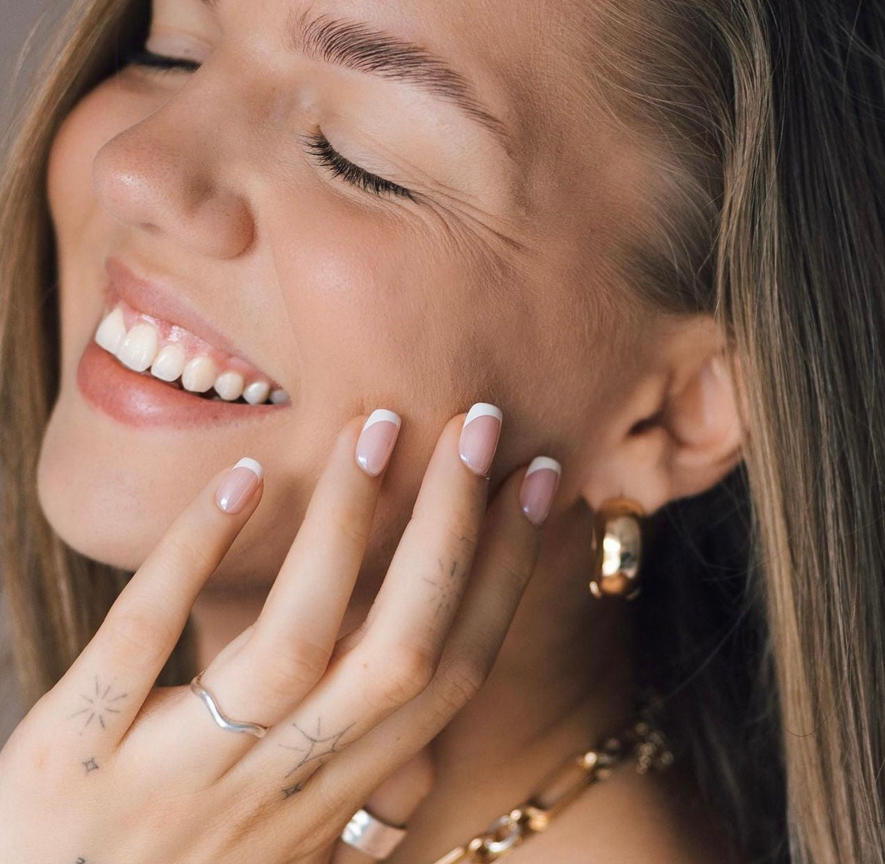 Reusable press-on nails french manicure