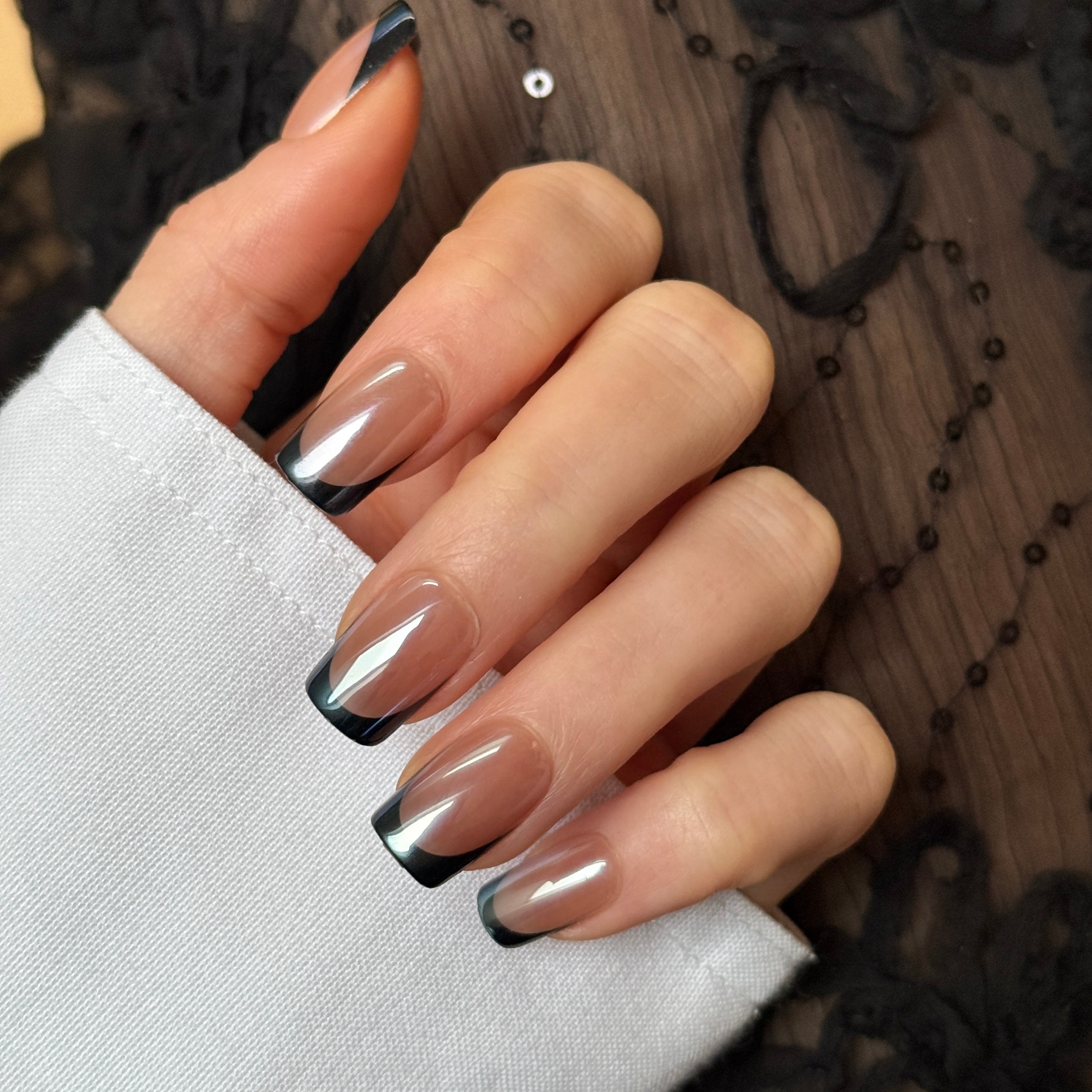 Reusable press-on nails black french manicure