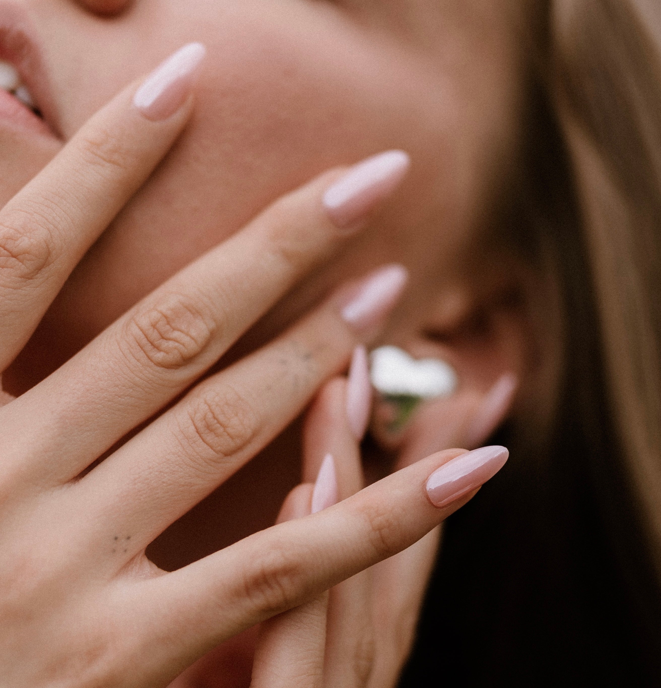 Reusable press-on nails baby pink shimmer