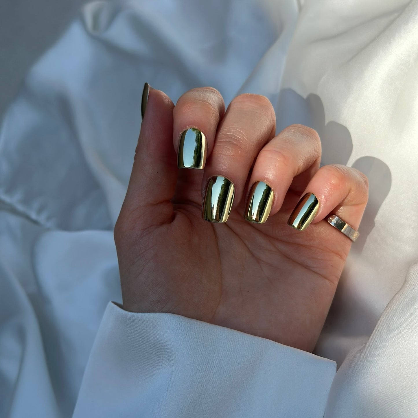 Reusable press-on nails gold chrome